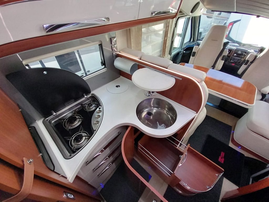 K-Yacht 85 Tekno Line motorhome letti gemelli