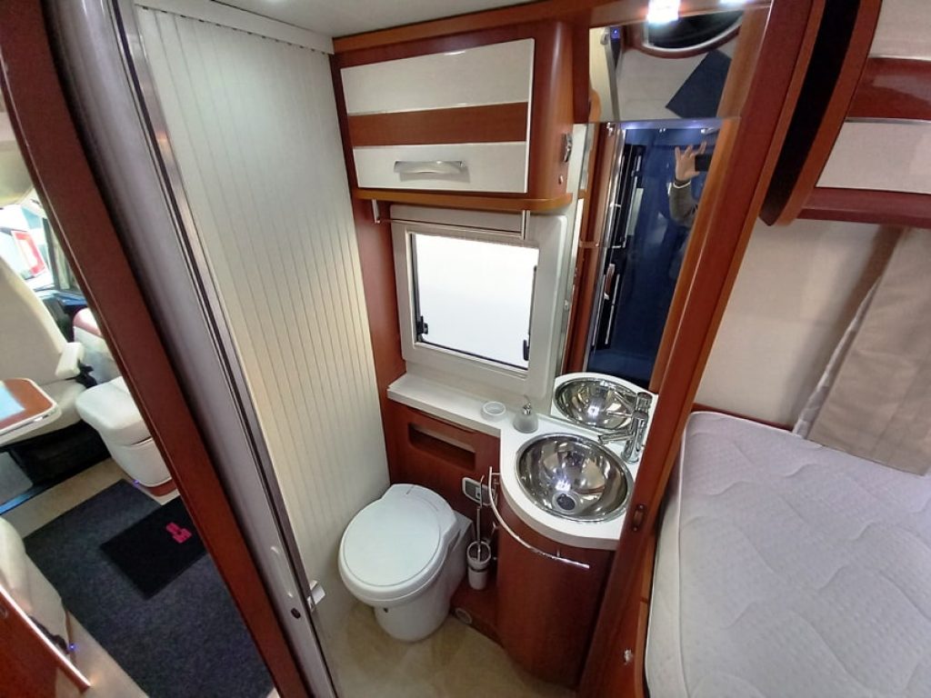 K-Yacht 85 Tekno Line motorhome letti gemelli