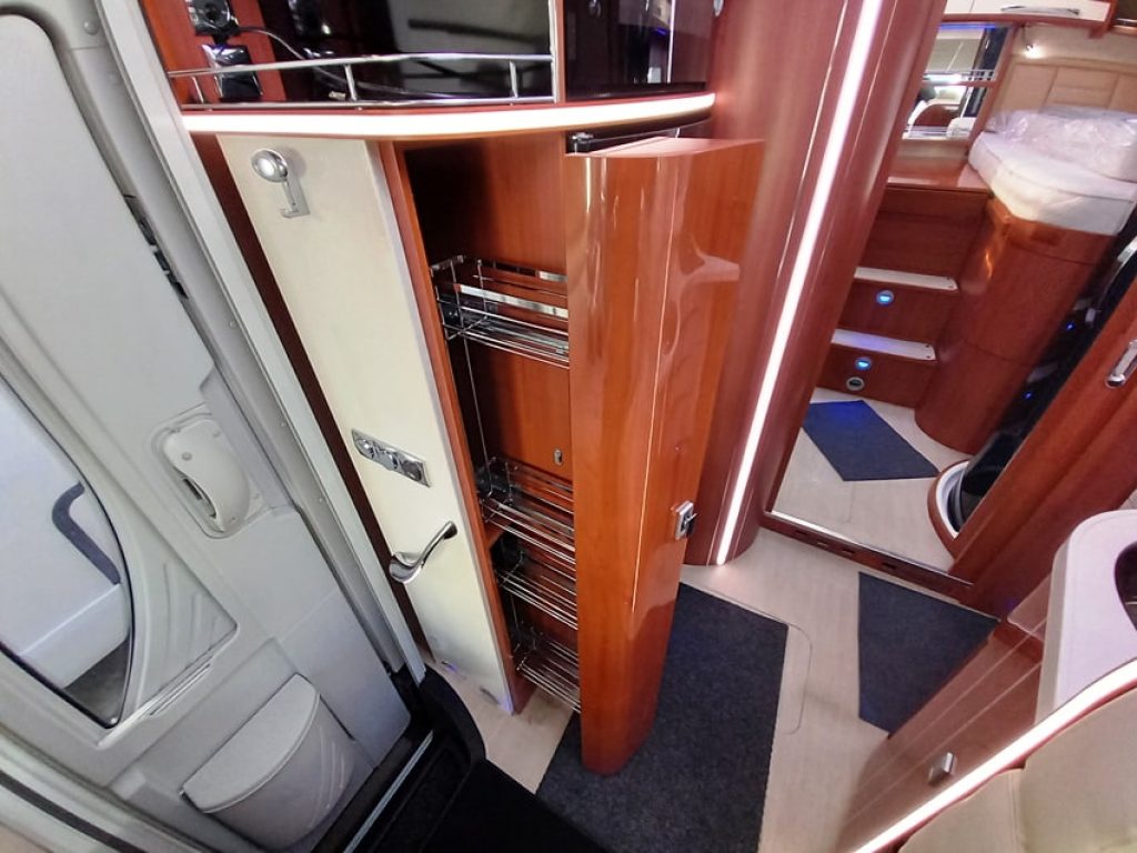 K-Yacht 85 Tekno Line motorhome letti gemelli