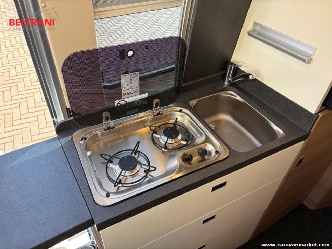 van Comfort GT Skyview 640 LE Charming
