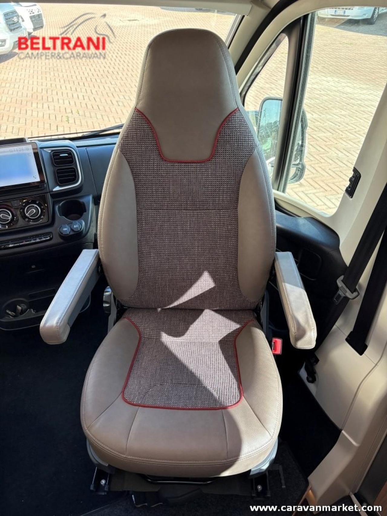 van Comfort GT Skyview 640 LE Charming