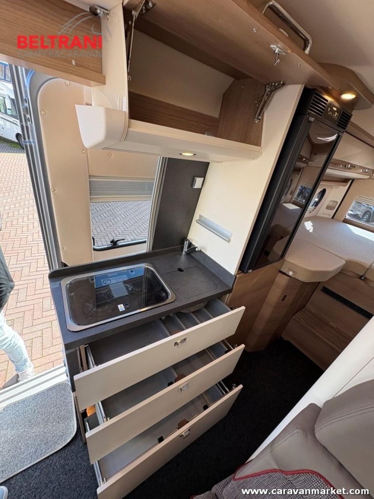 van Comfort GT Skyview 640 LE Charming